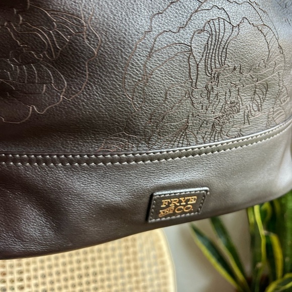 Frye & Co. Brown Leather Floral Embossed Bucket Bag Drawstring Crossbody Purse - Picture 6 of 15